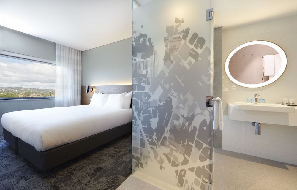 Standard Room, 1 King Bed (Extra Floor Space)
