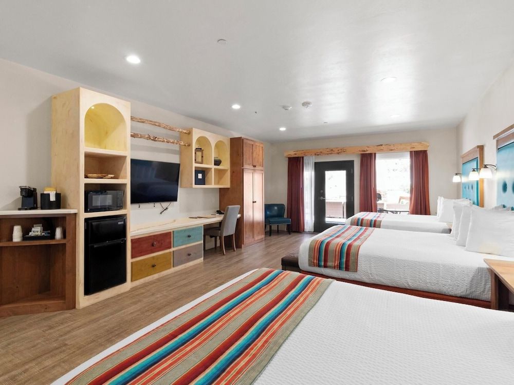 Deluxe Room, Multiple Beds