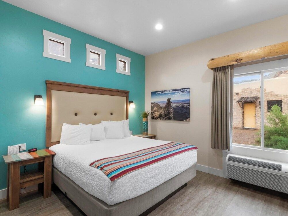 Luxury Suite, 1 King Bed with Sofa bed