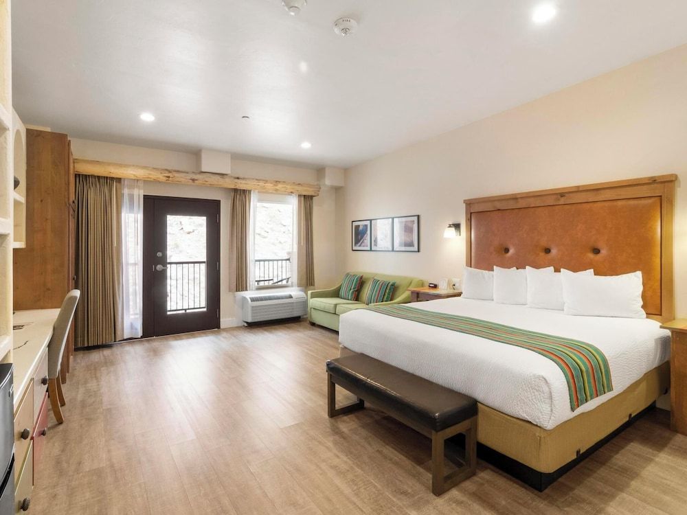 Deluxe Room, 1 King Bed with Sofa bed