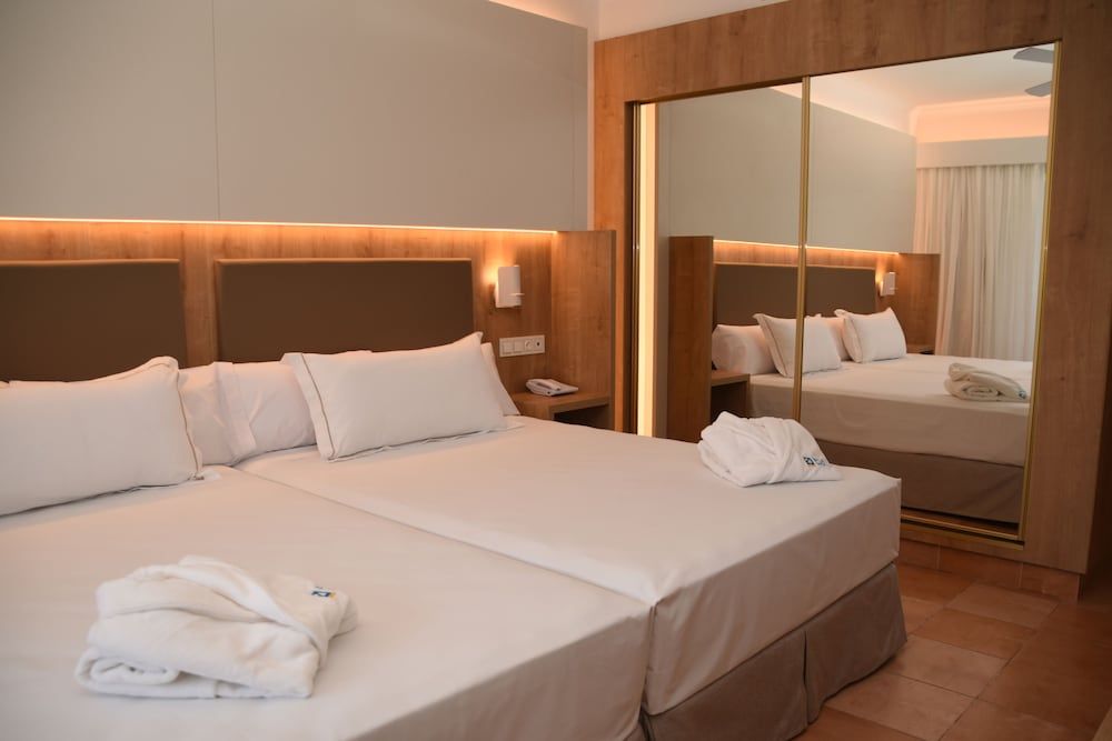 Playaballena Hotel Superior Double Room, Terrace, Garden Area 10