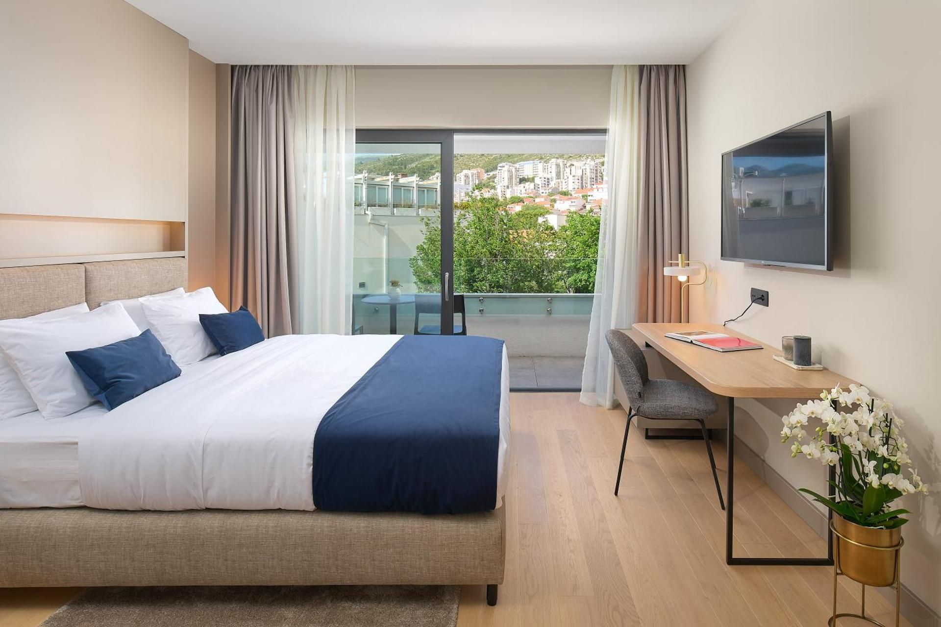 Deluxe Double Room with Balcony