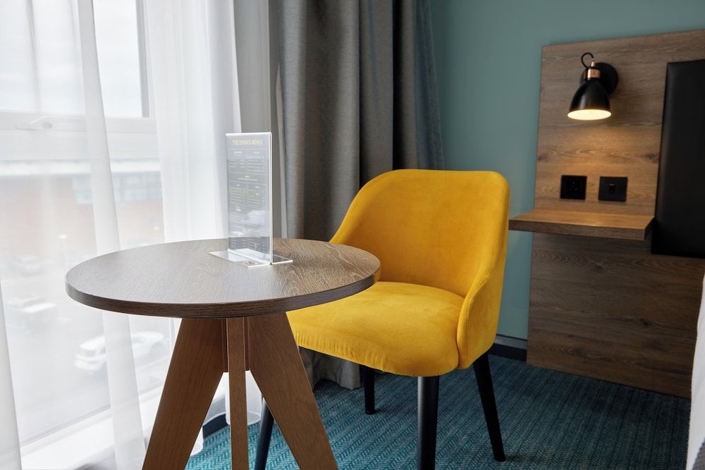 Holiday Inn - the niu, Loom Manchester North by IHG Standard Room, 2 Twin Beds 11