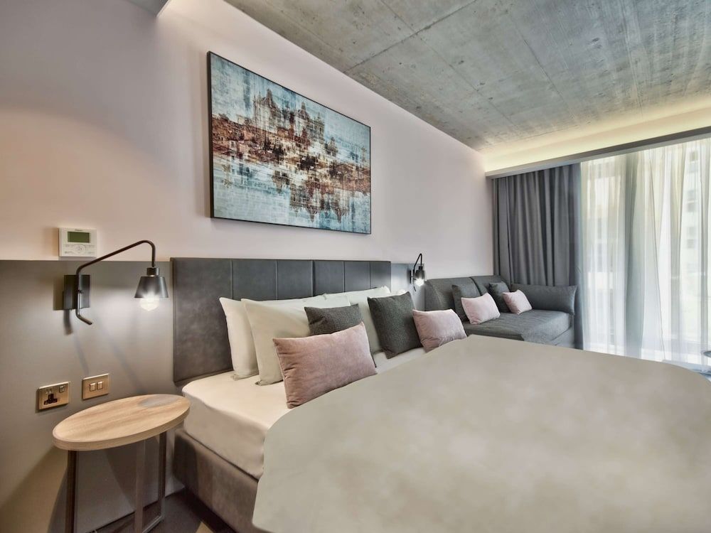 Junior Suite, Multiple Beds