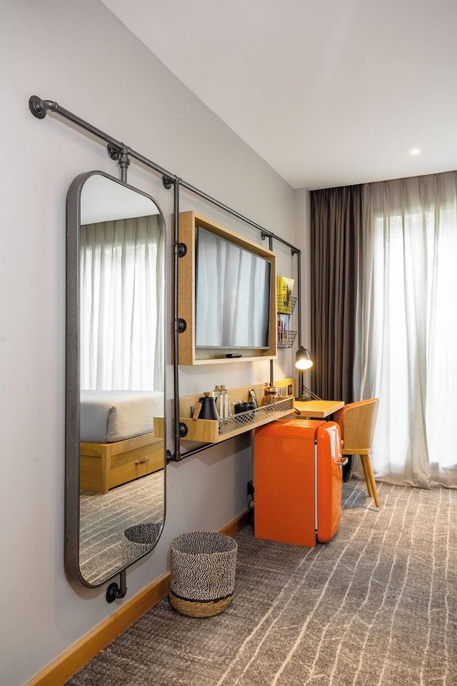 The Social House Nairobi, a Preferred Lifestyle Hotel Room, 2 Twin Beds 6