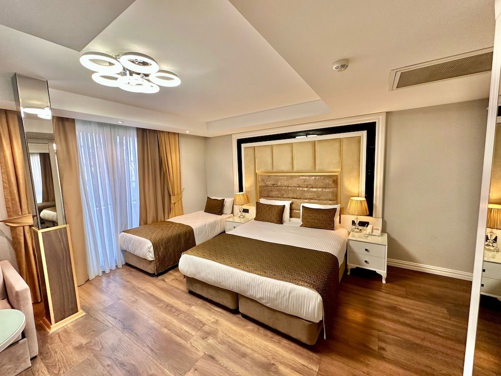 undefined Pell Palace Hotel & Spa