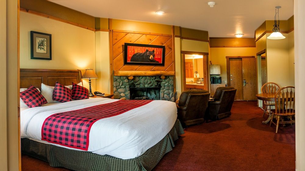 Luxury Room, 1 King Bed, Fireplace, Valley View
