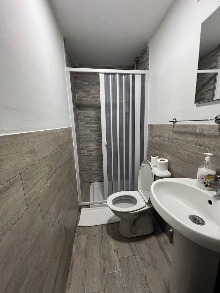 Quadruple Room, Private Bathroom