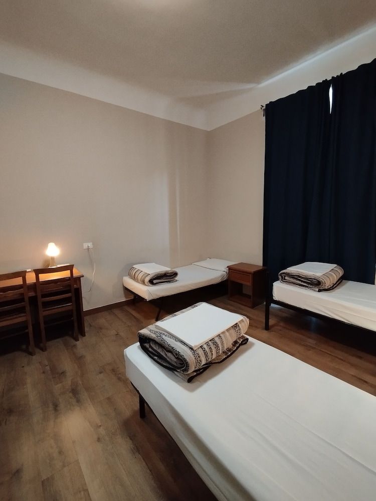 Basic Shared Dormitory, Women only