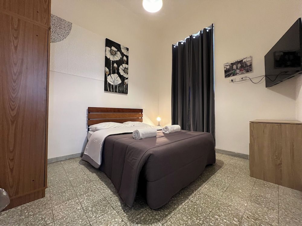 Basic Double Room, 1 Double Bed, Shared Bathroom