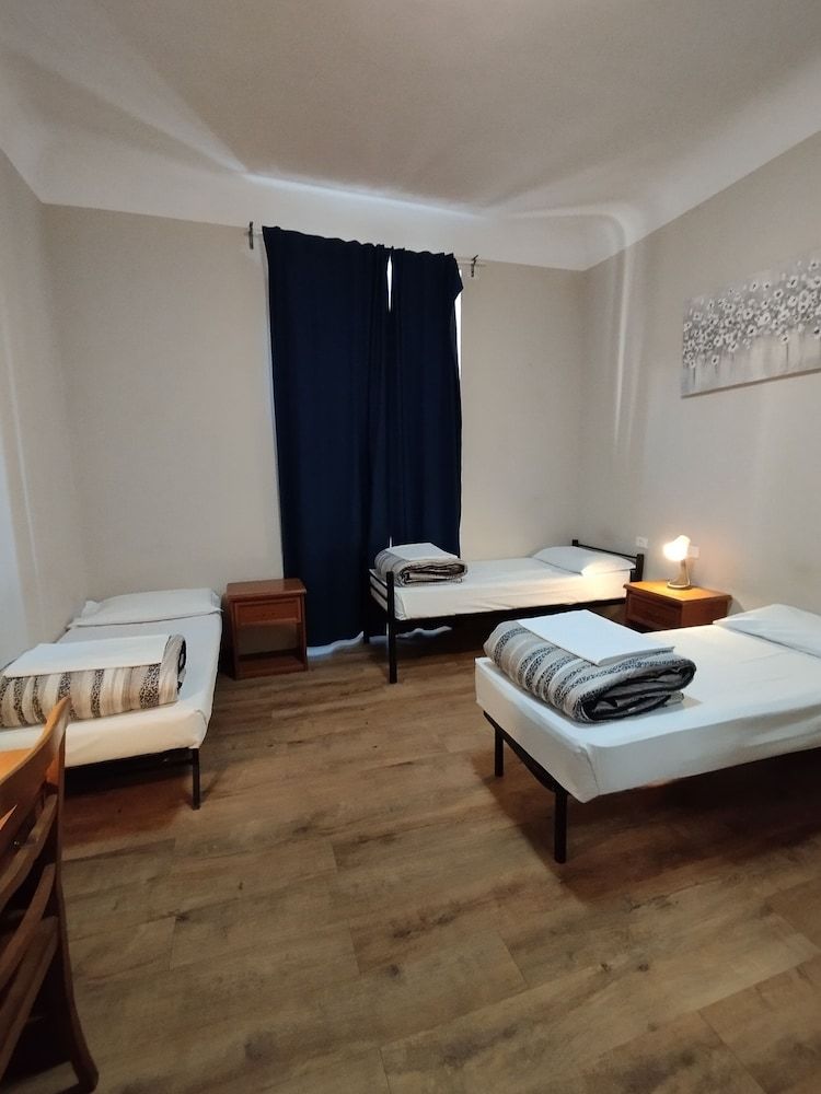 Basic Shared Dormitory, Women only