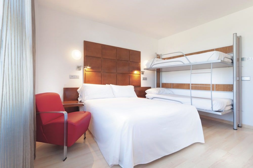 Port Azafata Valencia Hotel Family Room (XL, 2)