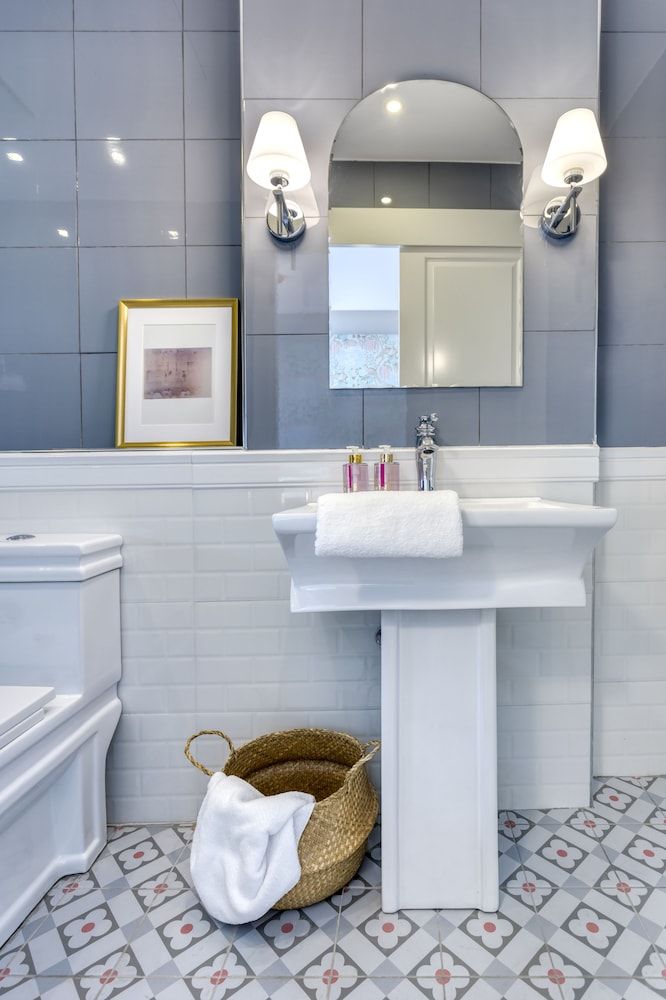 The Pinnacle Athens Classic Double Room 6