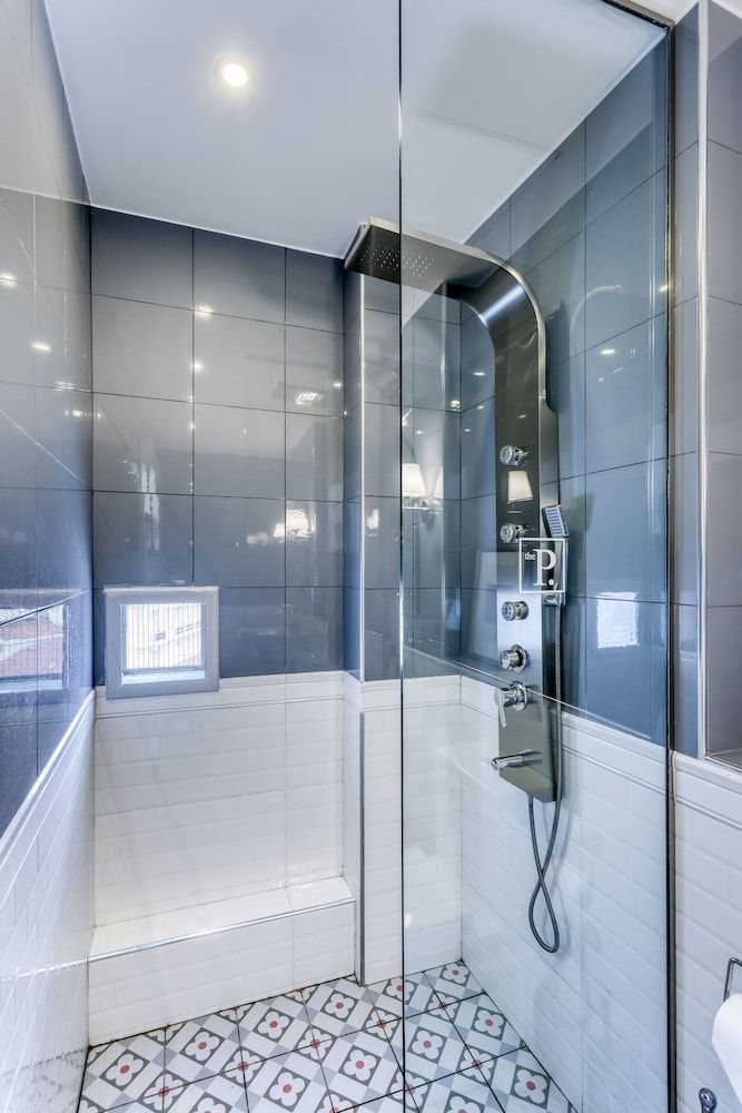 The Pinnacle Athens Classic Double Room 9