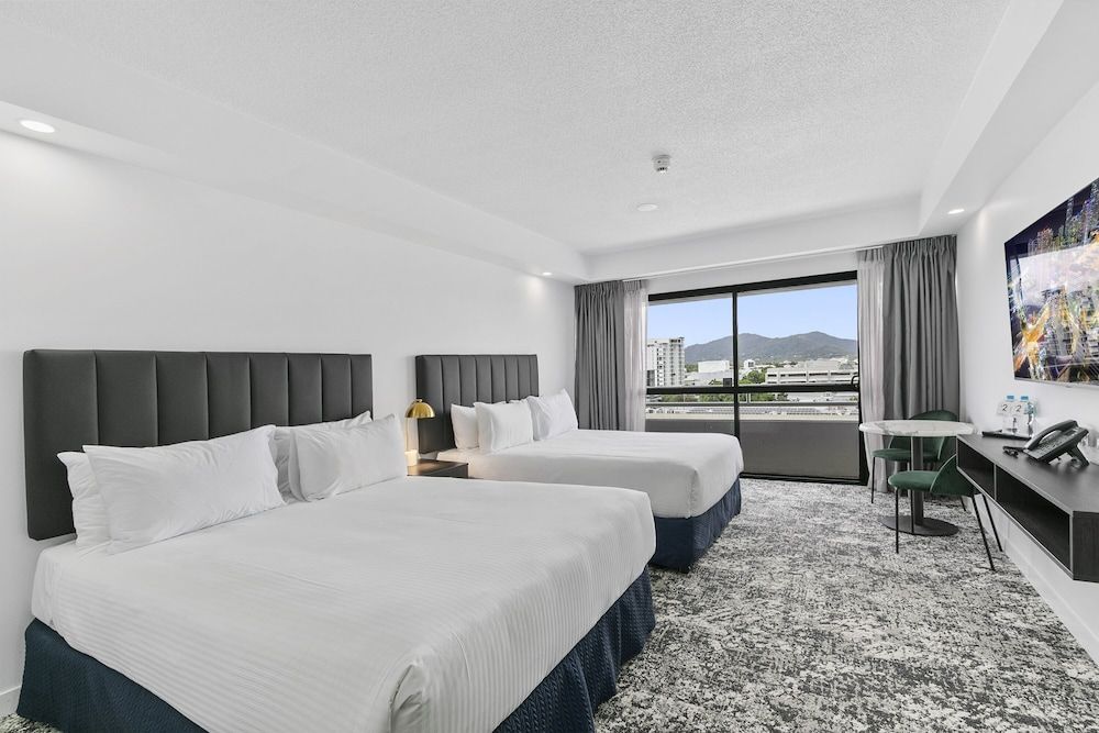 undefined The Benson Hotel 7