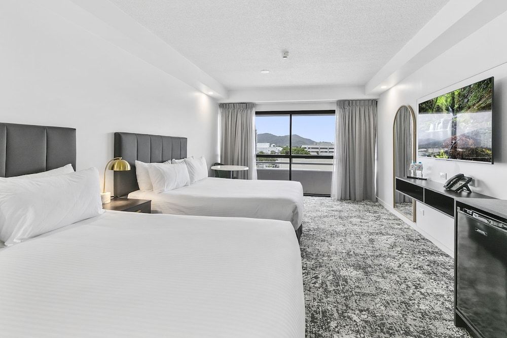 undefined The Benson Hotel 6