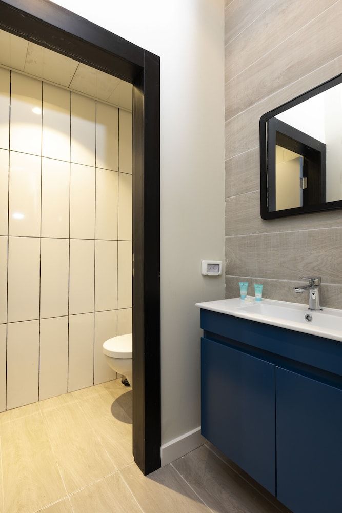 The Spot Hostel Double Capsule Room 6