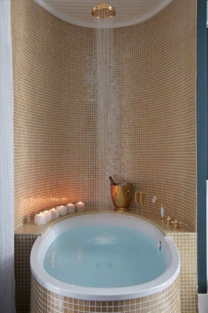 Grand Hotel Soleil d'Or Deluxe Suite 5