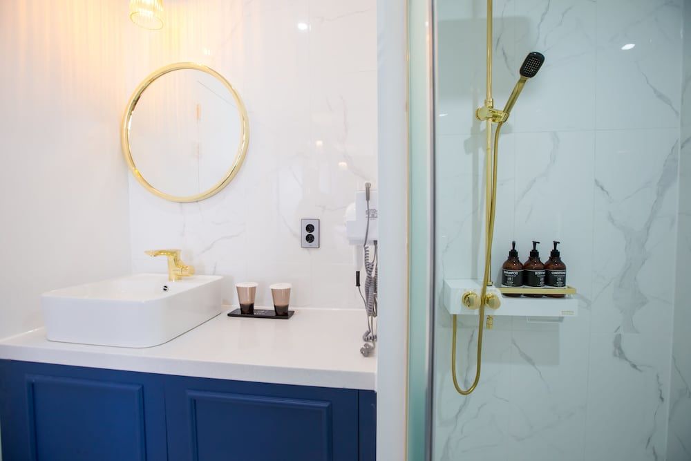 Hotel RAUM Deluxe Twin Room, 2 Double Beds 5