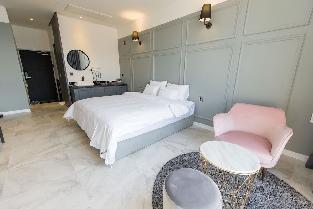 Hotel RAUM Standard Double Room 4