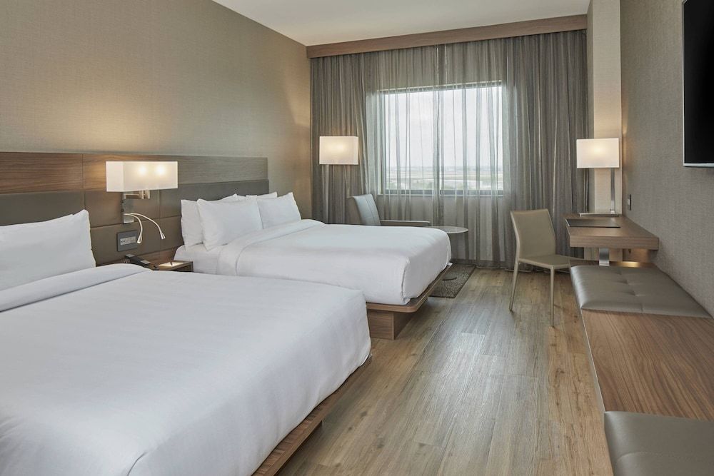 Room, 2 Queen Beds (Mobility Accessible, Roll-In Shower)