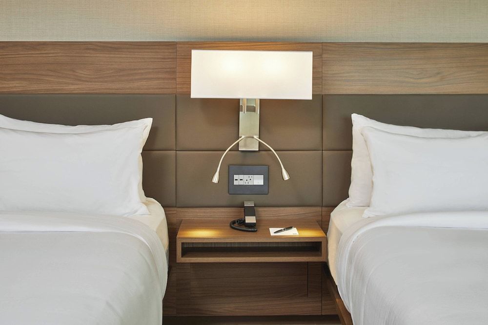 Room, 2 Queen Beds (Mobility Accessible, Roll-In Shower)