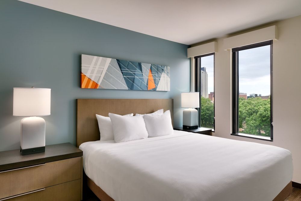 Studio Suite, 1 King Bed with Sofa bed, Accessible, Kitchen (with Bathtub)