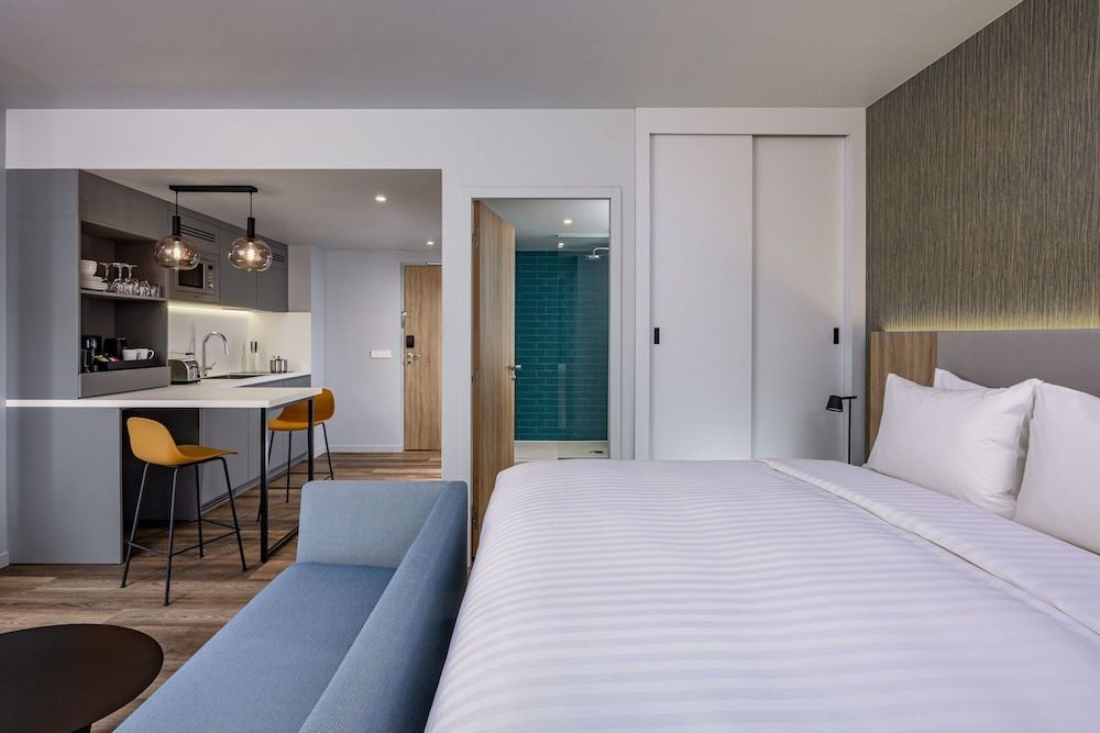 Residence Inn by Marriott Paris Charles de Gaulle Airport Studio, 1 King Bed 2
