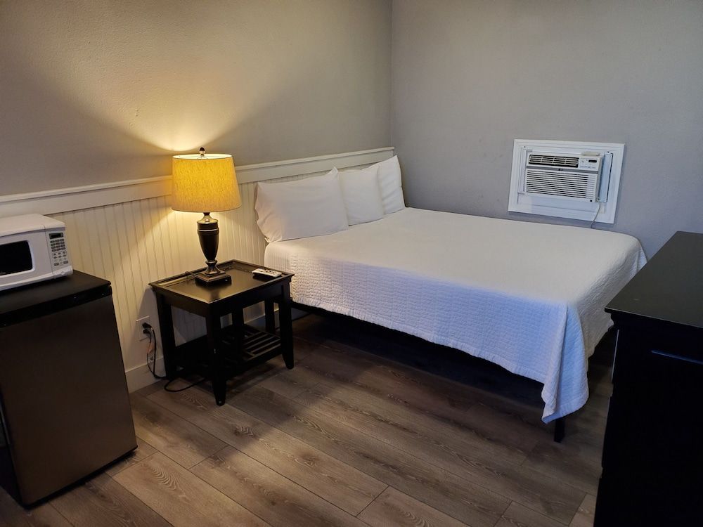 Coronado Inn Single Room, 1 Bed 4