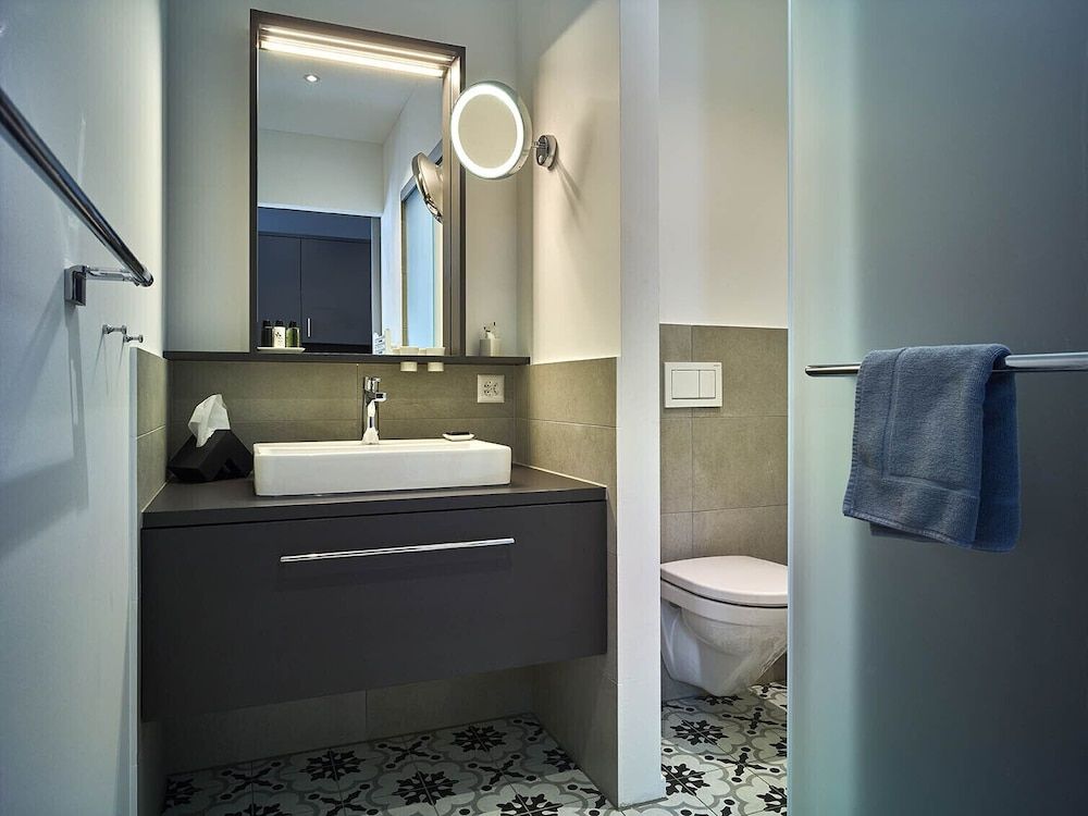 Bellevue-Terminus - Urban Lifestyle Hotel Standard Double Room (Small Attic) 6