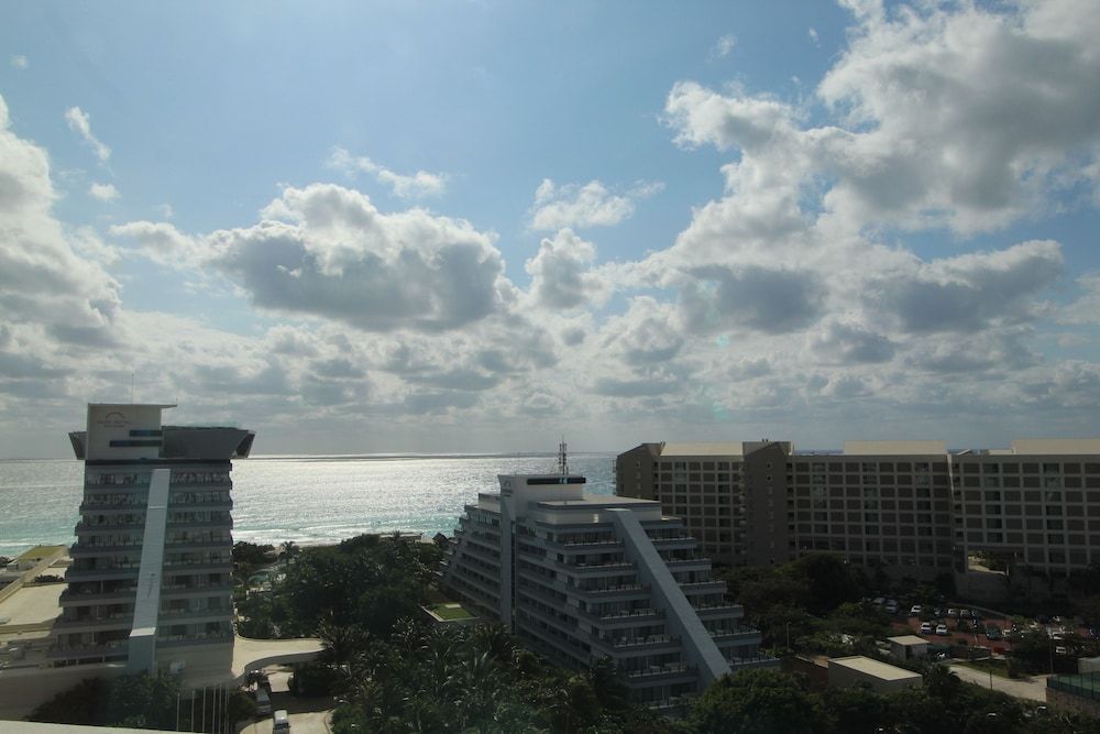 Canopy by Hilton Cancun La Isla Superior Double Room, 1 King Bed (Sunrise View) 4