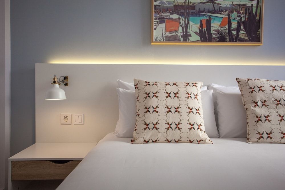 undefined Gran Central Suites 8