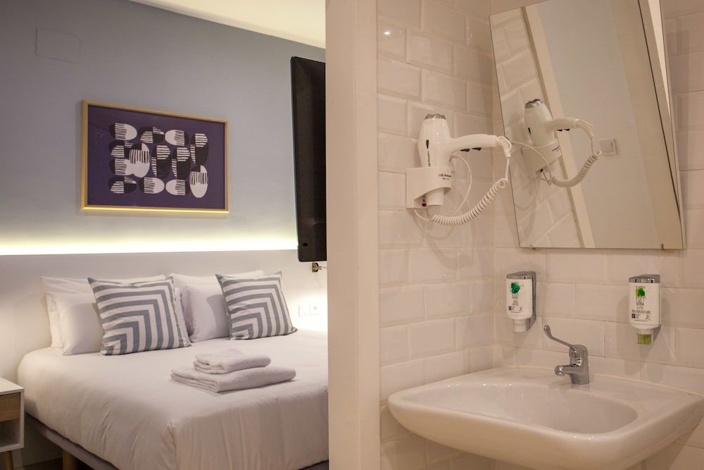 Gran Central Suites Comfort Studio, 1 Queen Bed 12