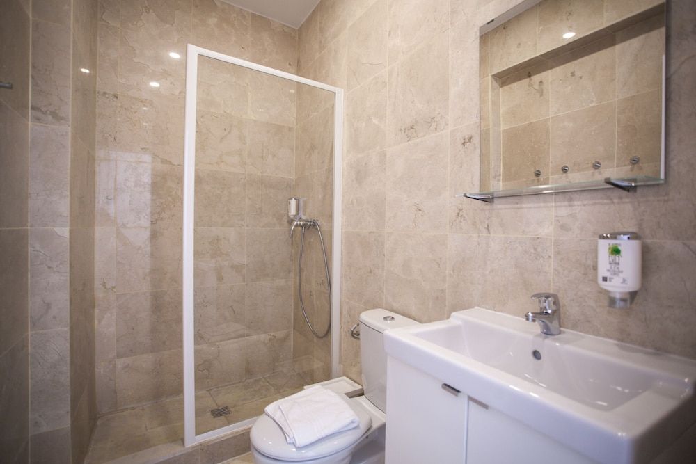 undefined Gran Central Suites 8