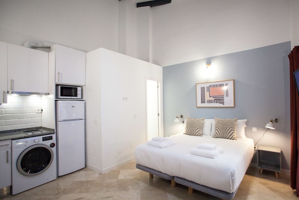 Gran Central Suites Comfort Studio, 1 Queen Bed 6