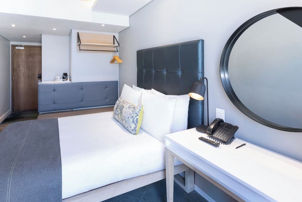 Stayeasy Cape Town City Bowl Standard Double Room 2