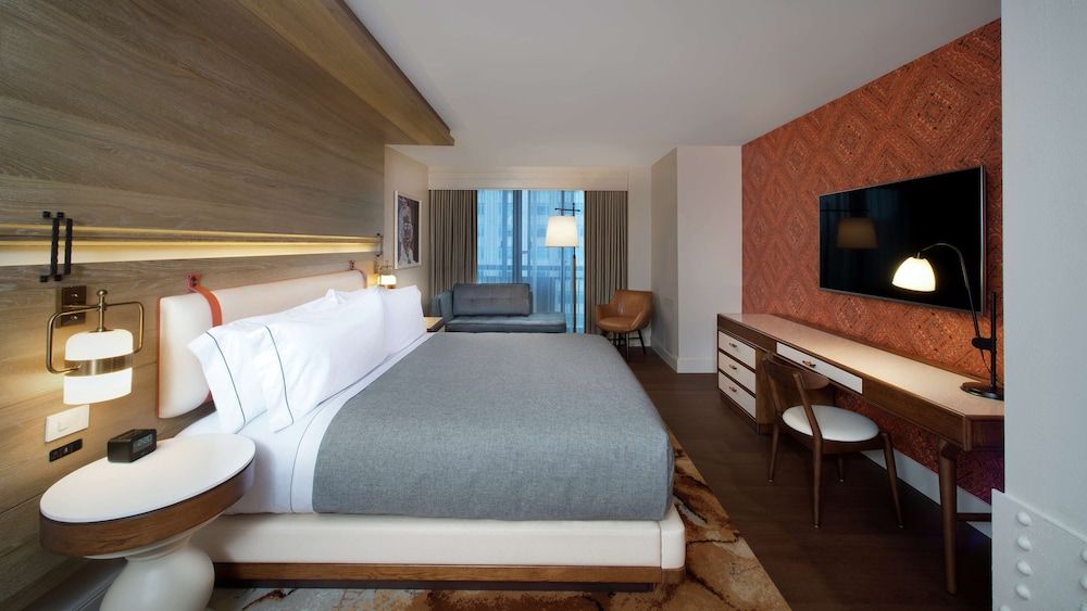 Premium Room, 1 King Bed