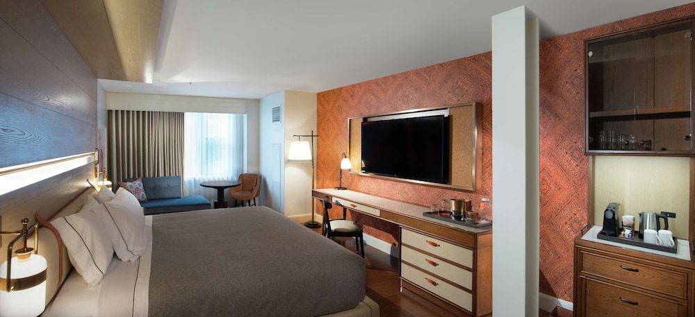 Deluxe Room, 1 King Bed