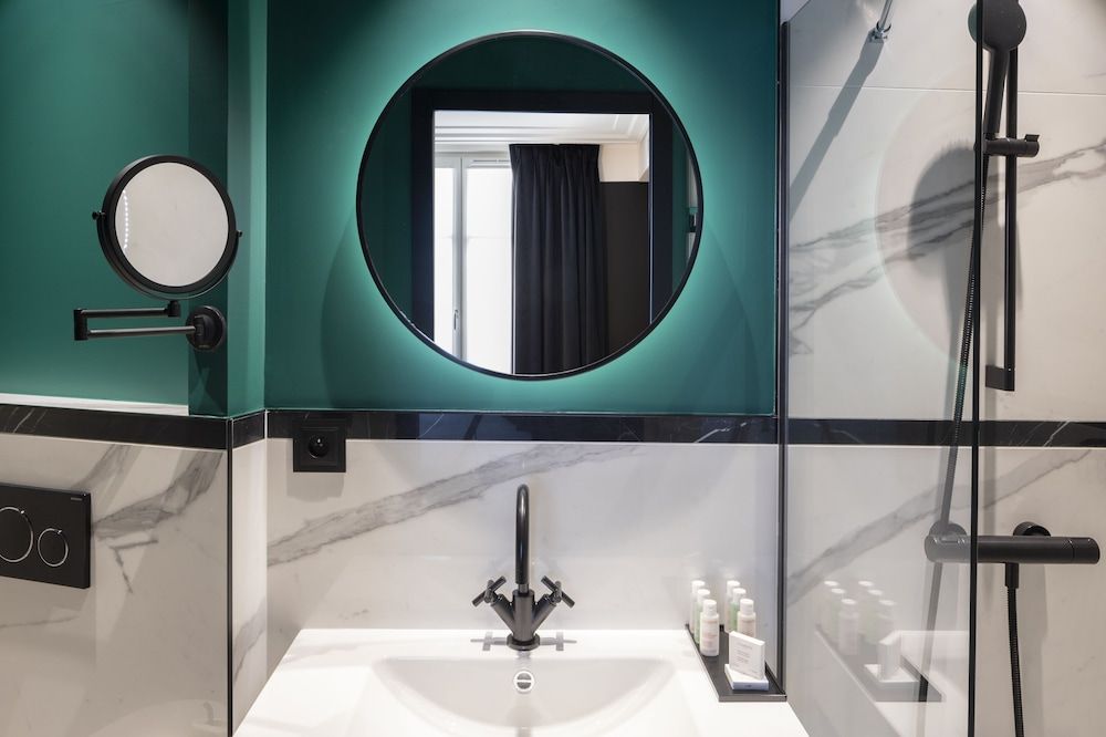 Hotel Parisianer Classic Double Room 5