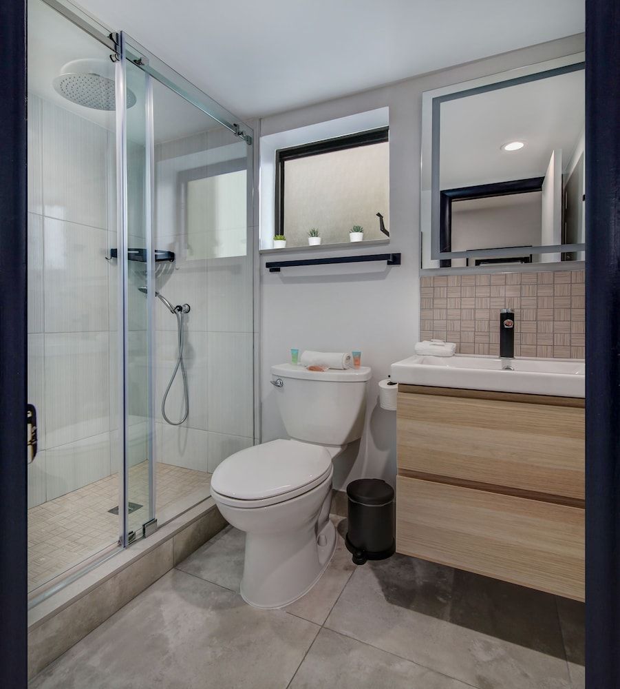 Ocean Villas of Deerfield Deluxe Studio Suite, 2 Queen Beds, Kitchen 4