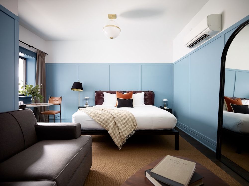 undefined The Chicago Hotel Collection - Wrigleyville 2