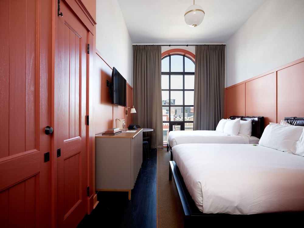 undefined The Chicago Hotel Collection - Wrigleyville 3