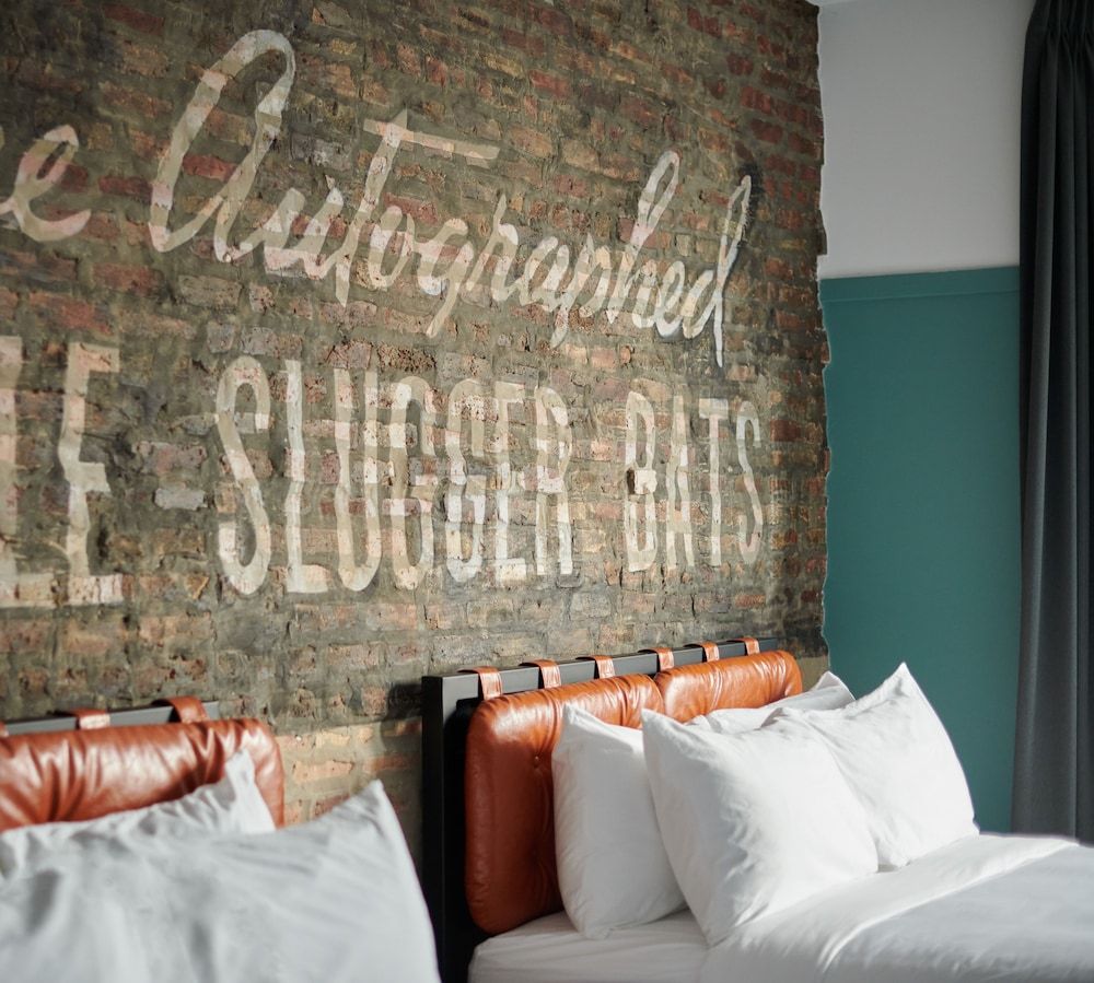 The Chicago Hotel Collection - Wrigleyville Double Queen 4