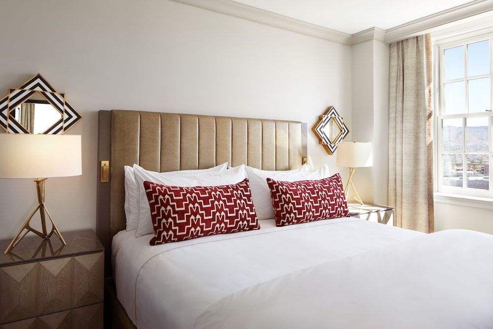 Classic Room, 1 King Bed, Accessible