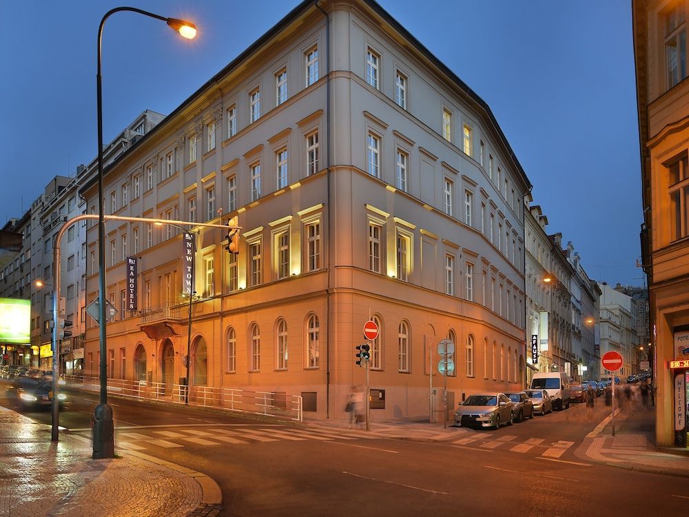 undefined EA Hotel New Town 9