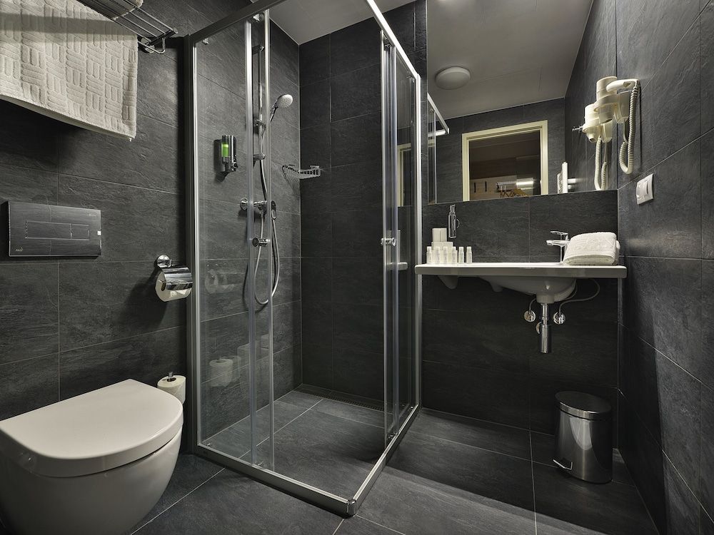 EA Hotel New Town Twin Room 5