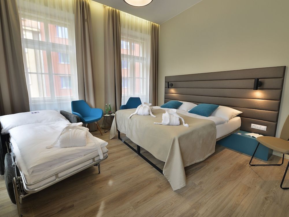 undefined EA Hotel New Town 3