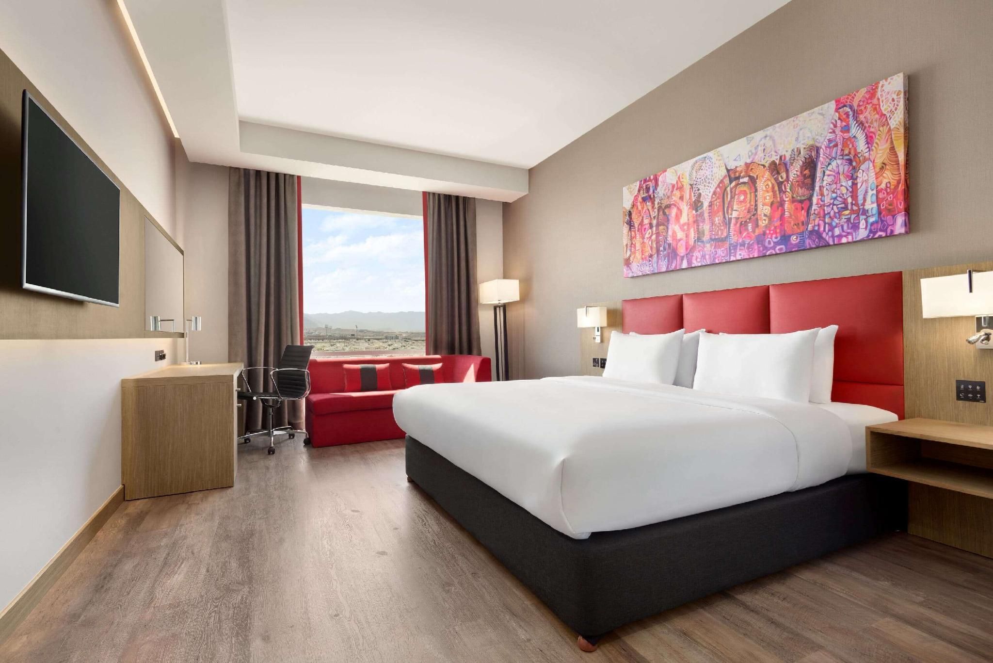 1 King Bed, Non-Smoking