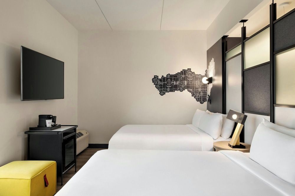 Room, 2 Queen Beds, River View