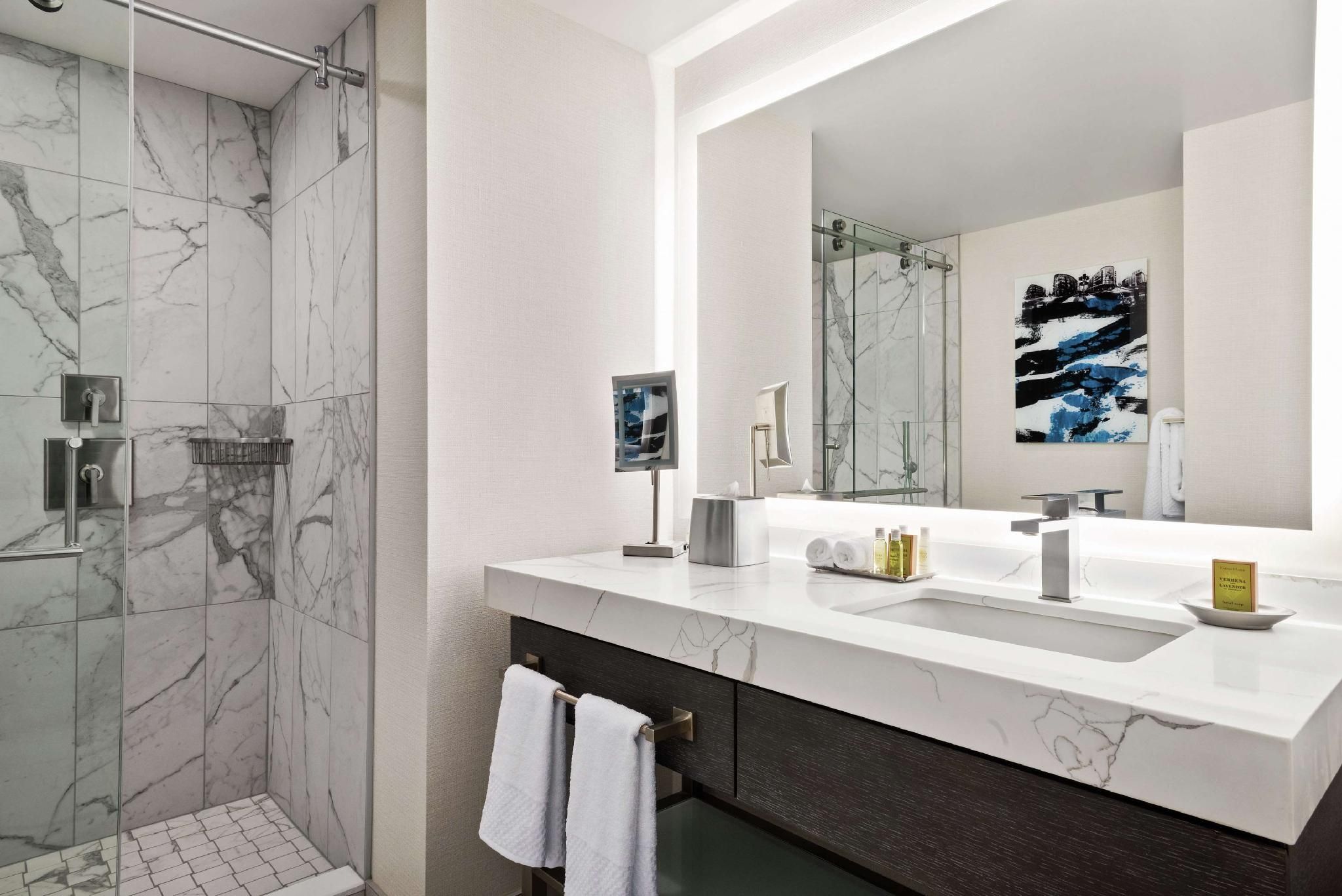 undefined Hilton Grand Vacations Club Chicago Magnificent Mile 3